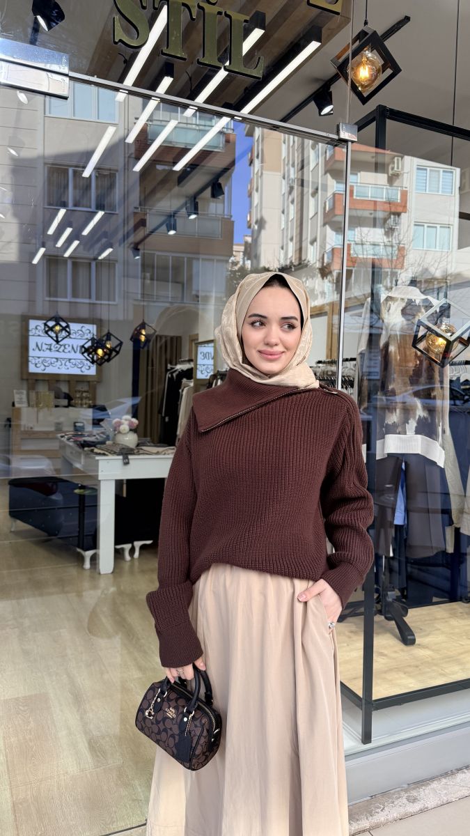 FERMUAR DETAYLI TASARIM KAZAK