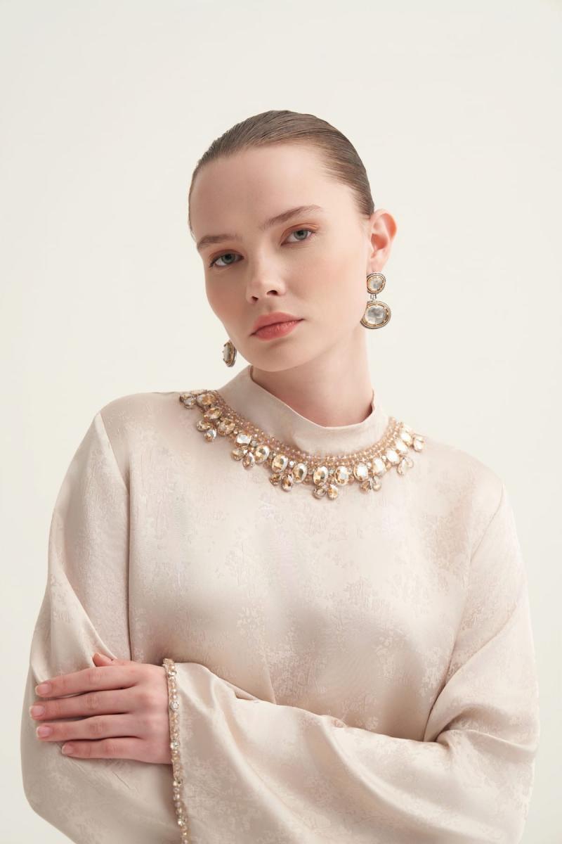 YAKA DETAYLI SATEN ABİYE TAKIM