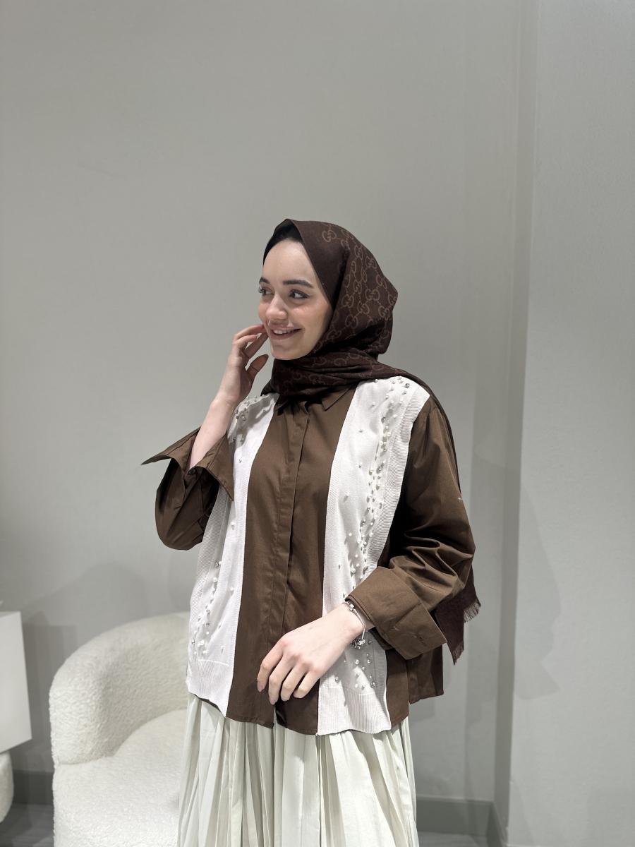 TRİKO DETAYLI İŞLEMELİ GÖMLEK - Görsel