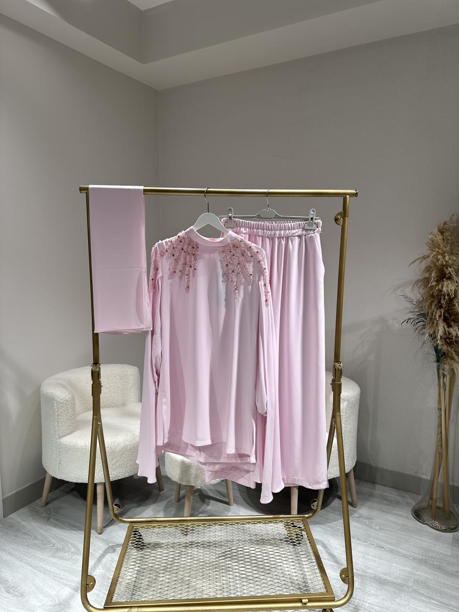 OMUZ İŞLEMELİ TASARIM ABİYE TAKIM